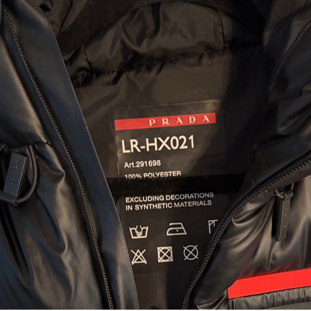 Prada Black Puffer Jacket with Red Details size large WITH TAGS - Picture 2 of 4